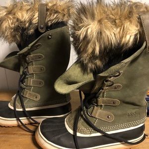 EUC Sorel Women's Winter Boots - Green